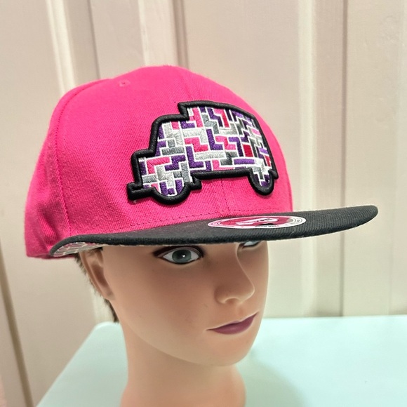 Trukfit Other - Trukfit Embroidered Boxed Truck Logo Adjustable Hat